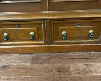 A close look at the Victorian pulls