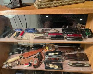 A great selection of pocket and hunting knives