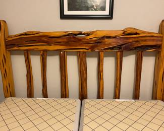 A close look at the head board