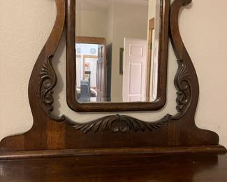 A close look at the mirror details