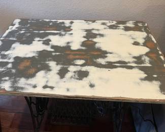 A close look at the top of the Singer table