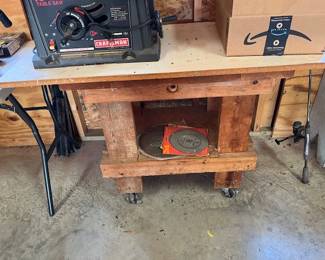 another work table on wheels