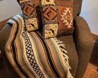 El Paso blanket co. textile, tapestry cushions, Upholstered manual recliner