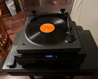 Audio Technica Stereo Turn table