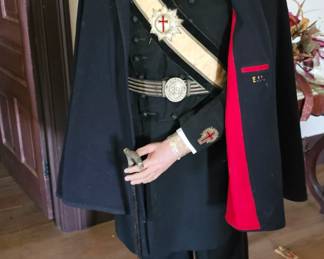Knight'sTemplar  outfit $250