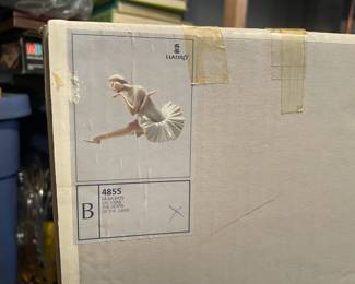 . . . Lladro ballerino