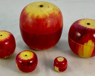 Vintage Japan Wooden 6 pcs Nesting Apples 