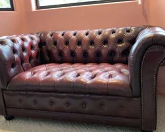 LC151Small Vintage Sofa