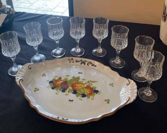 LC138Tray And Wine Glasses