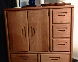 High boy chest of drawers. very nice condition