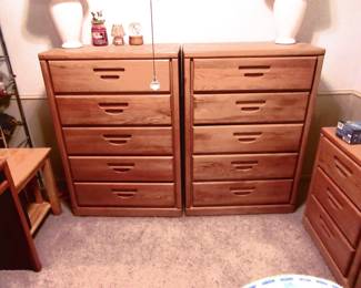 Matching chest of drawers
