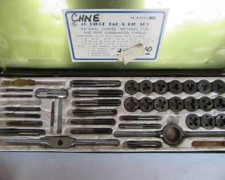Tap and die set