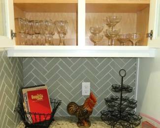 Stemware/Glassware, Black Metal Cupcake Holder/Basket