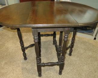 Drop Leaf Gate Leg Table