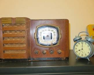 Antique Radio for Parts/Repair