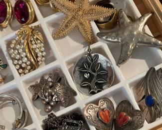 James Avery retired Peach Tree pendant