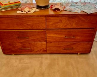 6 drawer Dresser