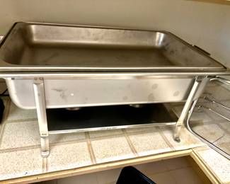 Commercial size chafing dish