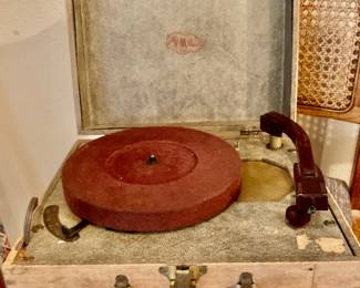 Vintage,  V-M  voice of music, turntable model, 110