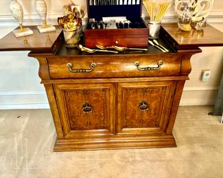 Broyhill buffett storage cabinet