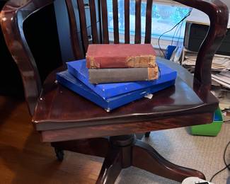 Classic swivel wooden heavy duty desk chair