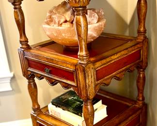 Corner table w/shallow 3 small drawers