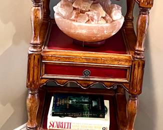 Corner shelving/drawers with accessories