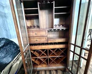 China cabinet utilitarian