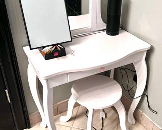 Small stool & table w/mirror