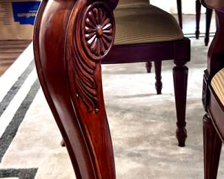 Detail dining room table