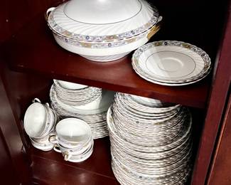 ‘Swinnertons’ Hanley, England china set