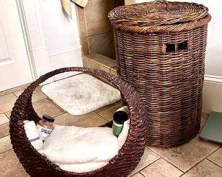 Laundry hamper & basket