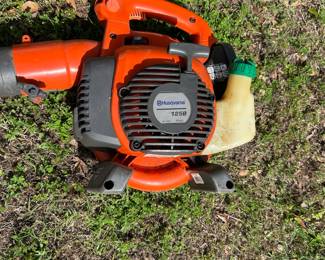 Husqvarna blower