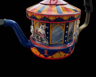 Carousel tea kettle