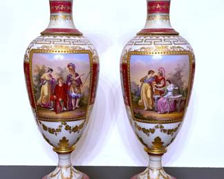 Royal Viennese Porcelain Urn Vases depicting Ullysses (Ulysses) and Achylles (Achilles).