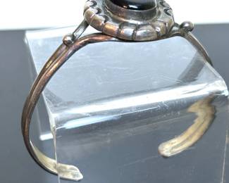 Vintage Mexican silver cuff bracelet with black onyx stone 