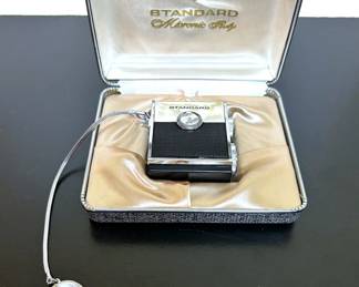 Vintage mini transistor radio by Standard 