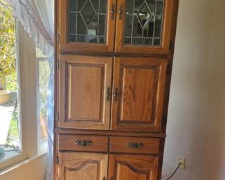 Nice oak cabinet with drawers and doors