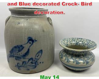 Lot 456 2pcs Stoneware. Spittoon and Blue decorated Crock Bird decoration. 