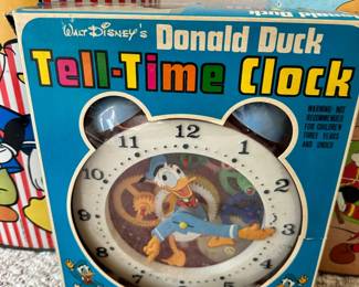 Donald Duck Tell-Time Clock
