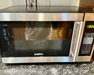 Sanyo microwave