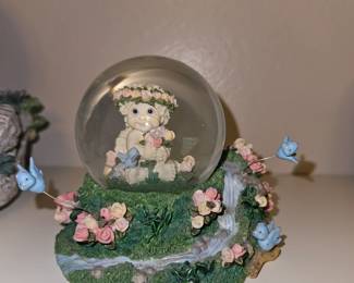 Westland Giftware Cherub Snow Globe!
