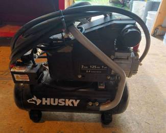 Husky 3 Gal 125psi 2.4 scfm Compressor #BS1003!
