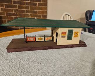 Vtg. Lionel 256 Illuminated Freight Station Platform