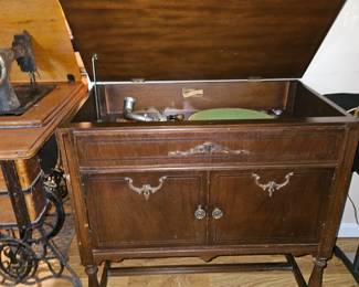 Silvertone Tru Phonic Phonograph & Cabinet AS IS!
