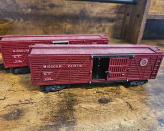 Vtg. Gilbert American Flyer S Scale Missouri Pacific 929 & 976 Cattle Cars
