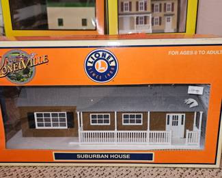 LIONEL Large Suburban House! 
