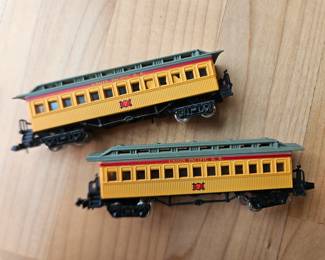 Vtg. Bachmann N Scale Union Pacific RR Passenger Coach Car 7 - Pair!!