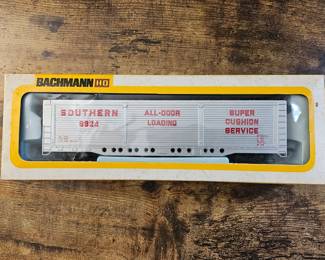 Vtg. Bachmann HO Southern 9924 Box Car Santa Fe in Box!