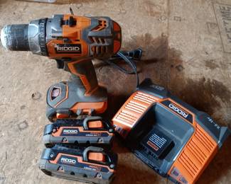 Rigid 18 Volt Drill Driver w/Charger & 2 Batteries!